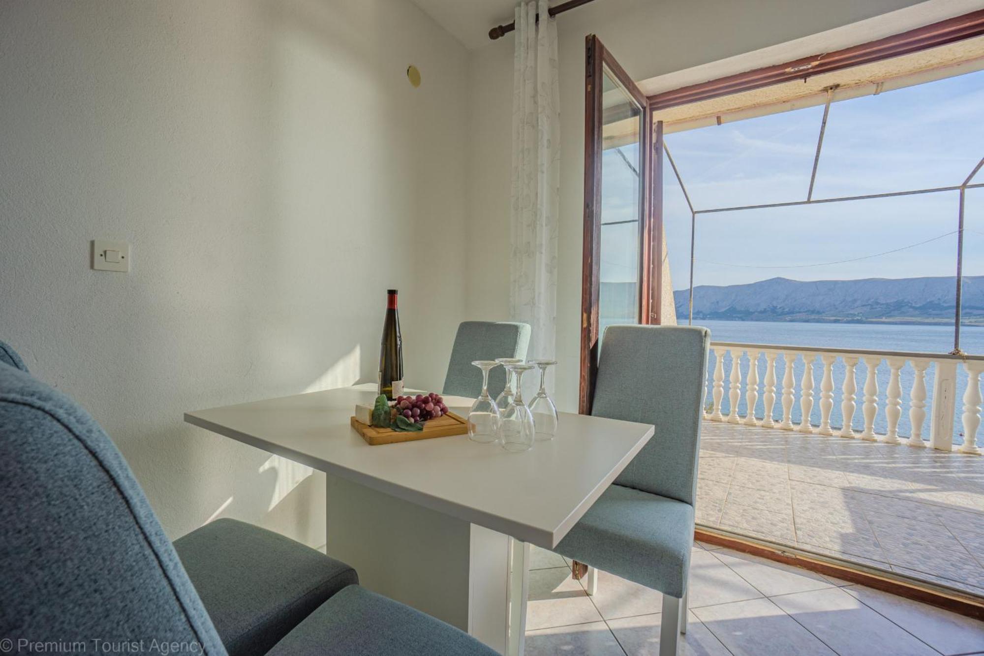 Апартаменты Bepic Quiet Location On A Beautiful Bay Метайна Экстерьер фото